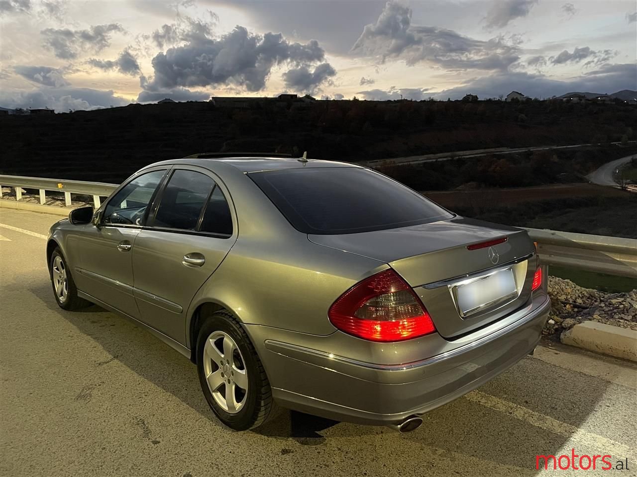 2008' Mercedes-Benz E 320 photo #2
