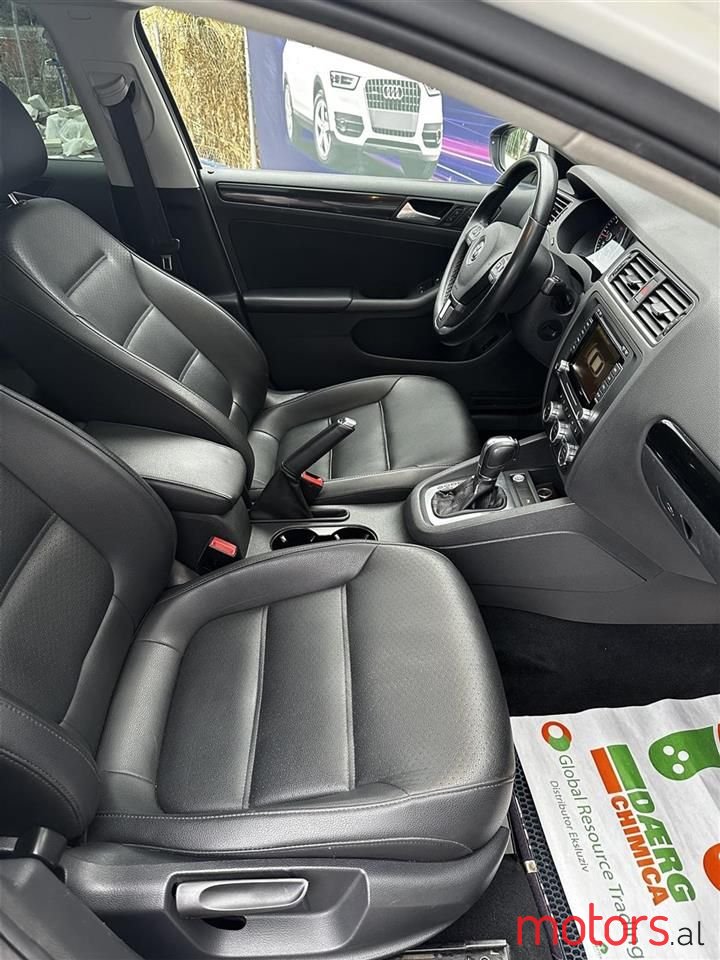 2013' Volkswagen Jetta photo #6
