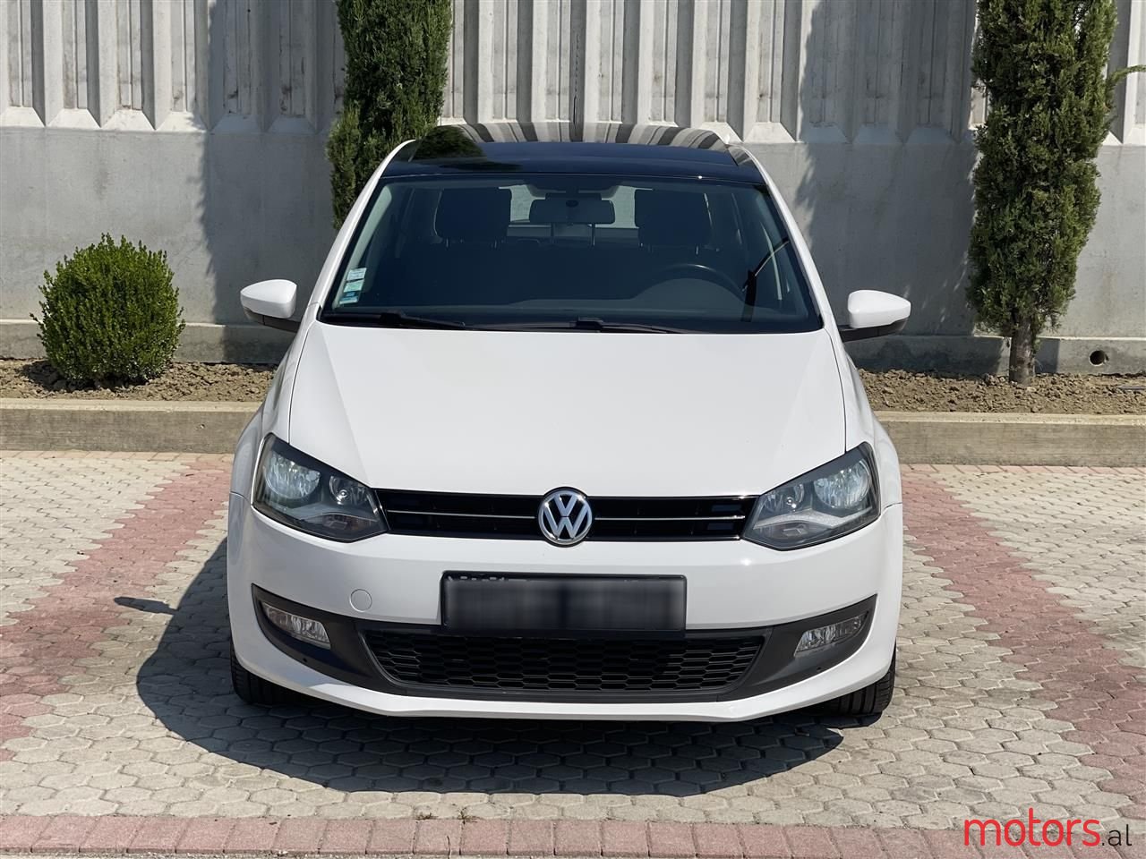 2011' Volkswagen Polo photo #6