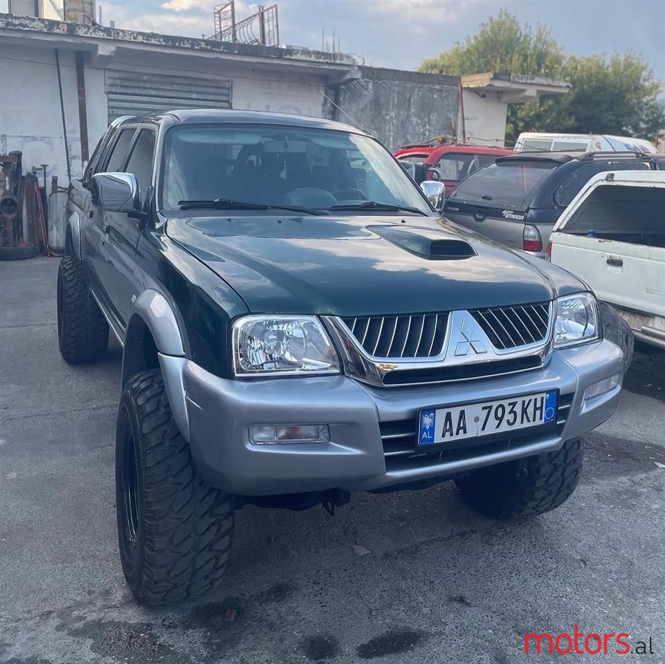 2002' Mitsubishi L200 photo #2