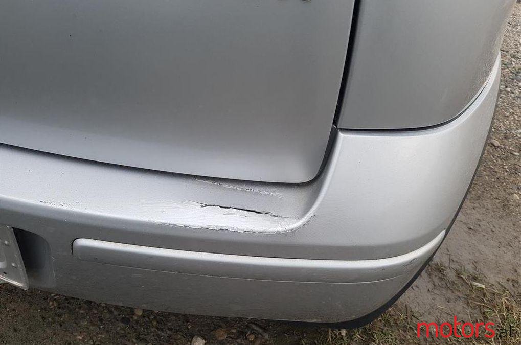 2005' Opel Corsa photo #2