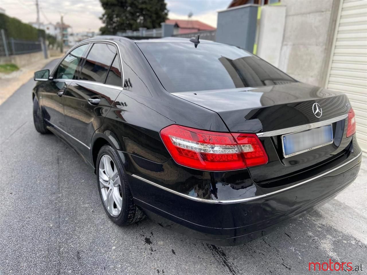 2010' Mercedes-Benz E 220 photo #3
