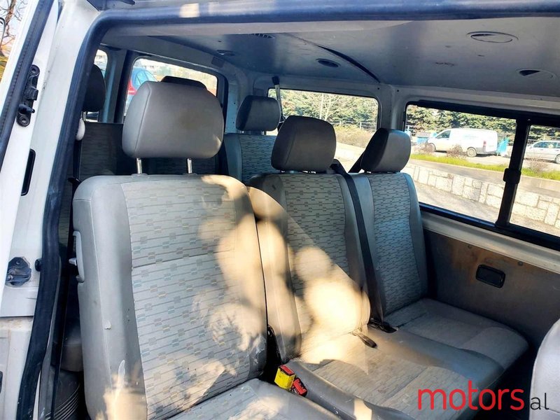 2010' Volkswagen T5 Multivan photo #6