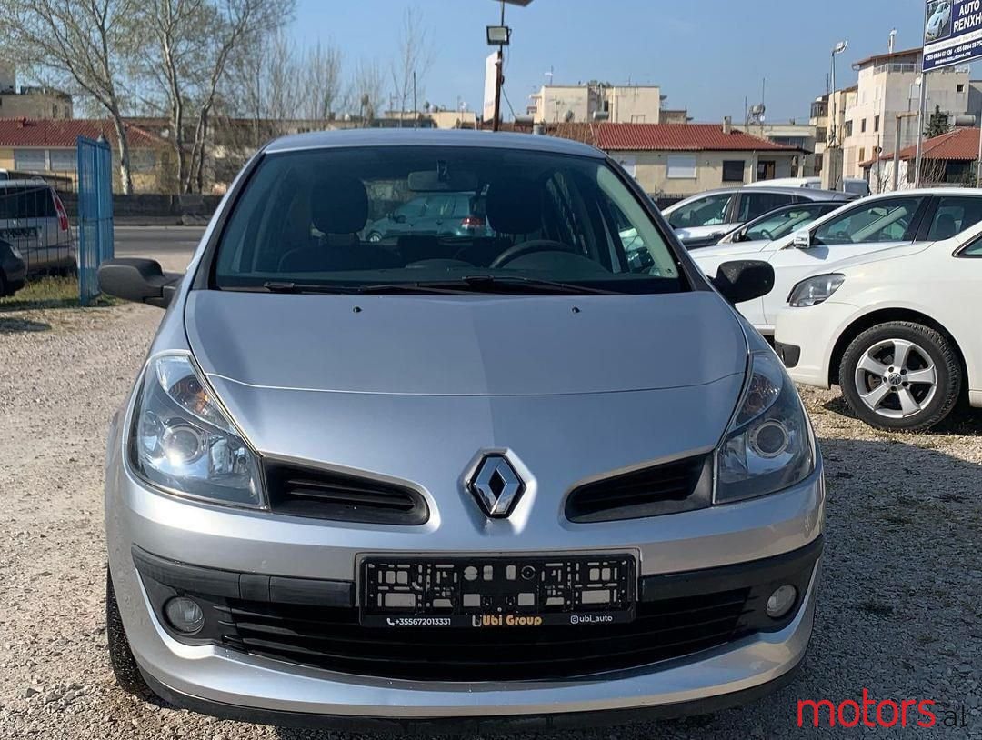 2008' Renault Clio photo #2