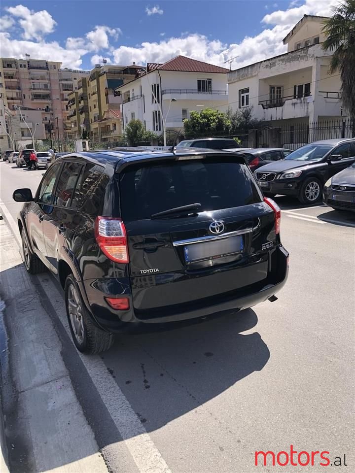 2010' Toyota RAV4 photo #2