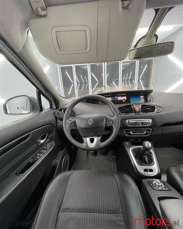 2011' Renault Scenic photo #3
