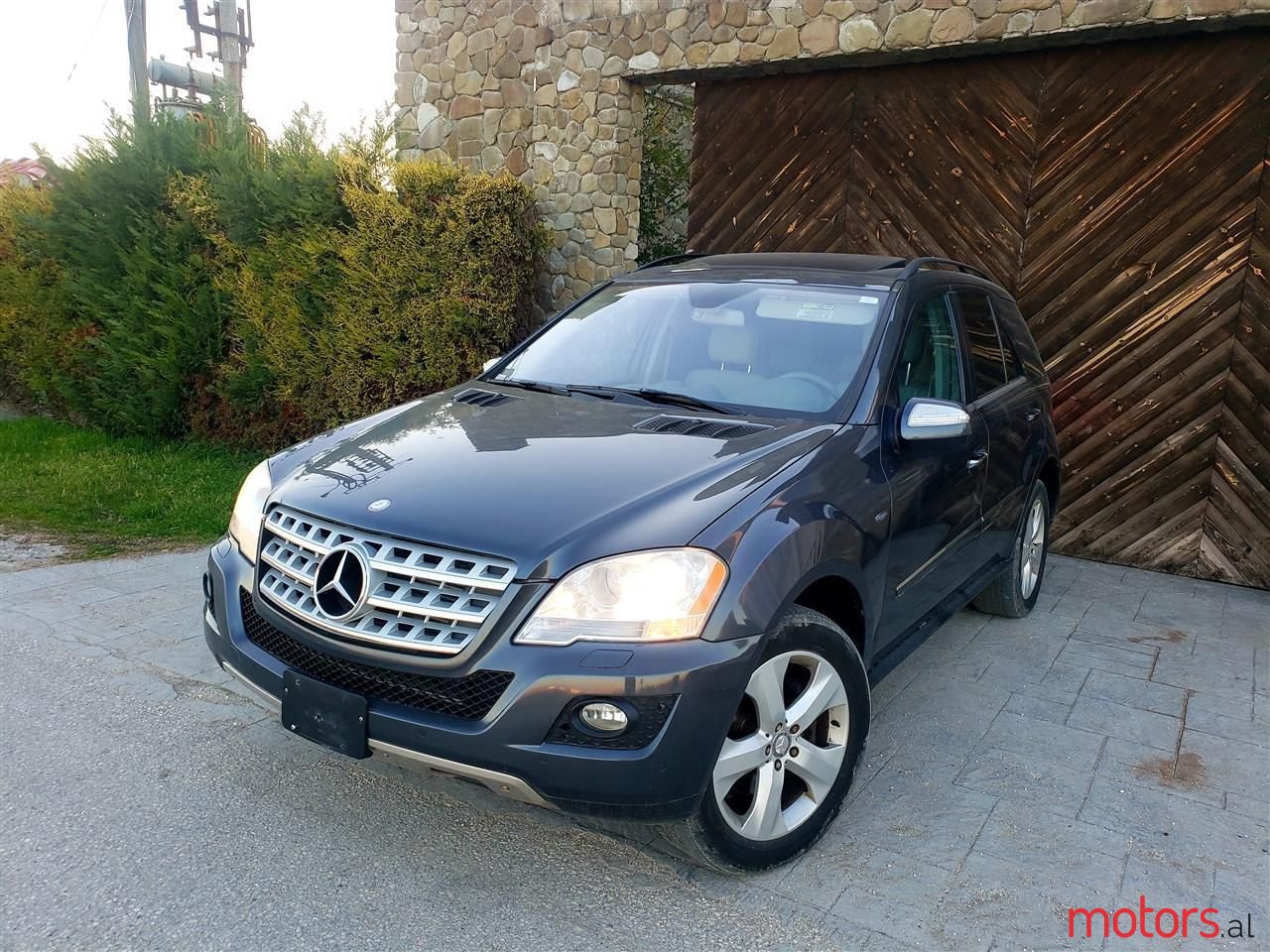 2011' Mercedes-Benz ML 350 photo #4