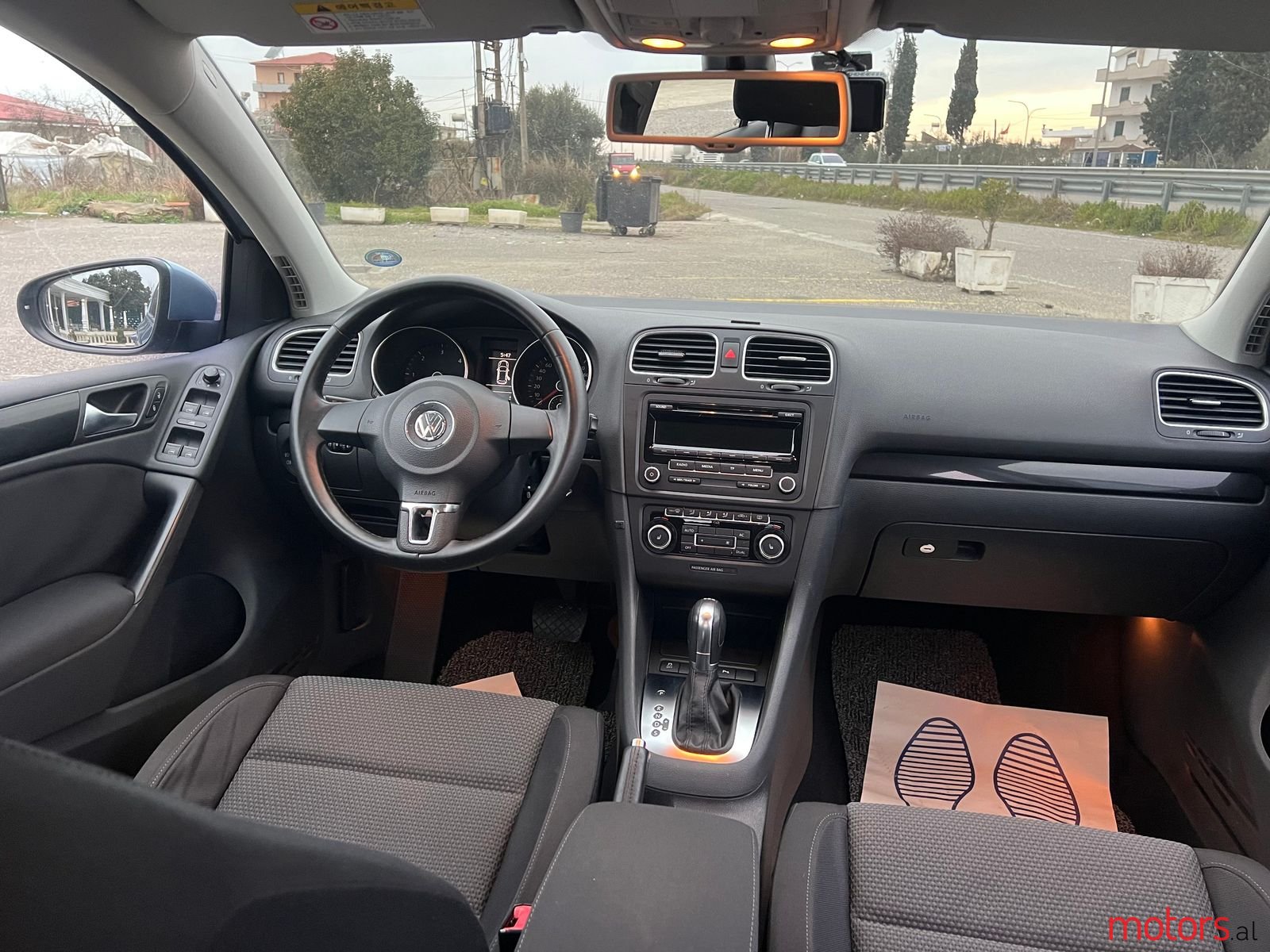 2012' Volkswagen Golf photo #2