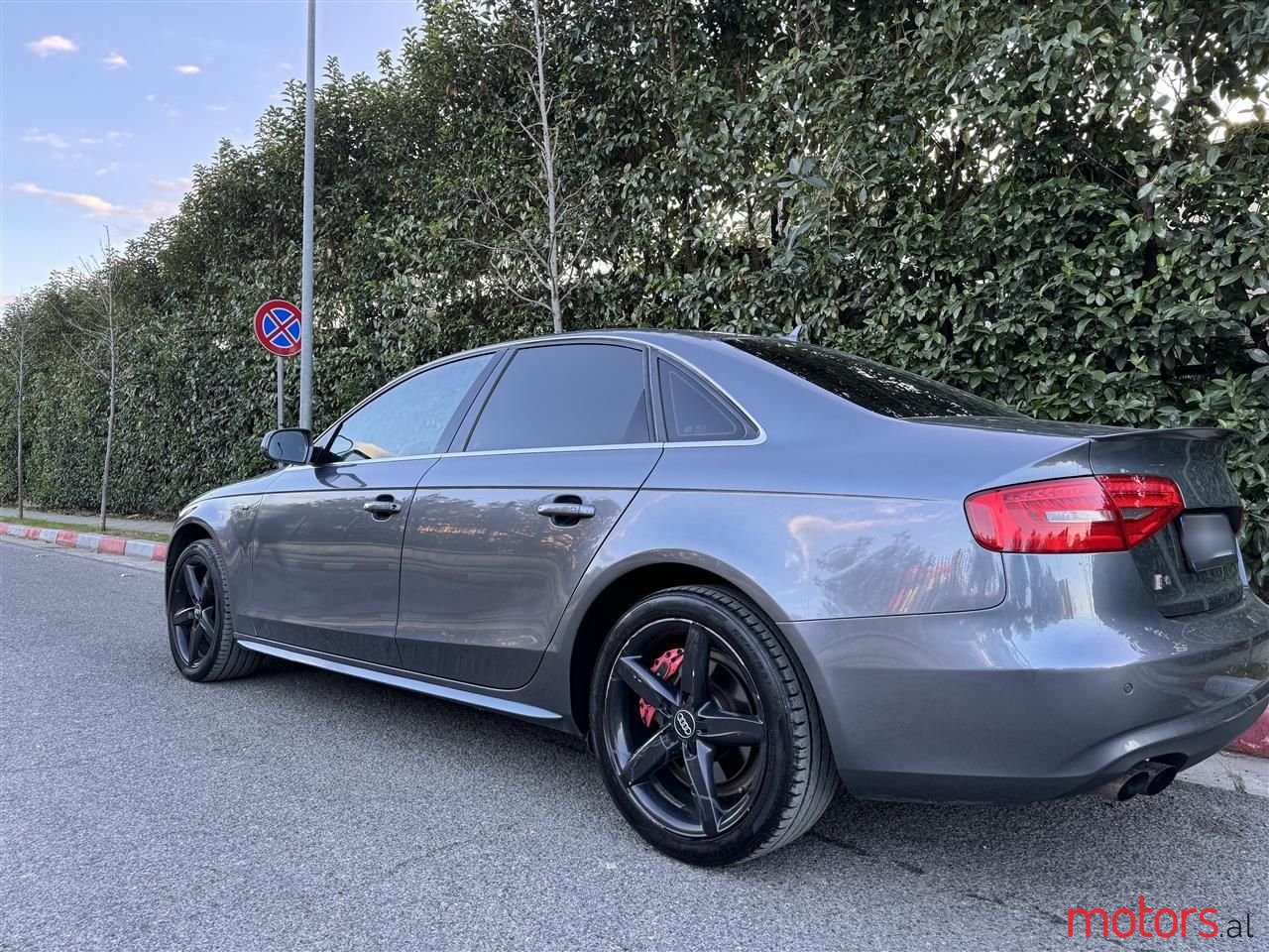 2013' Audi A4 photo #2