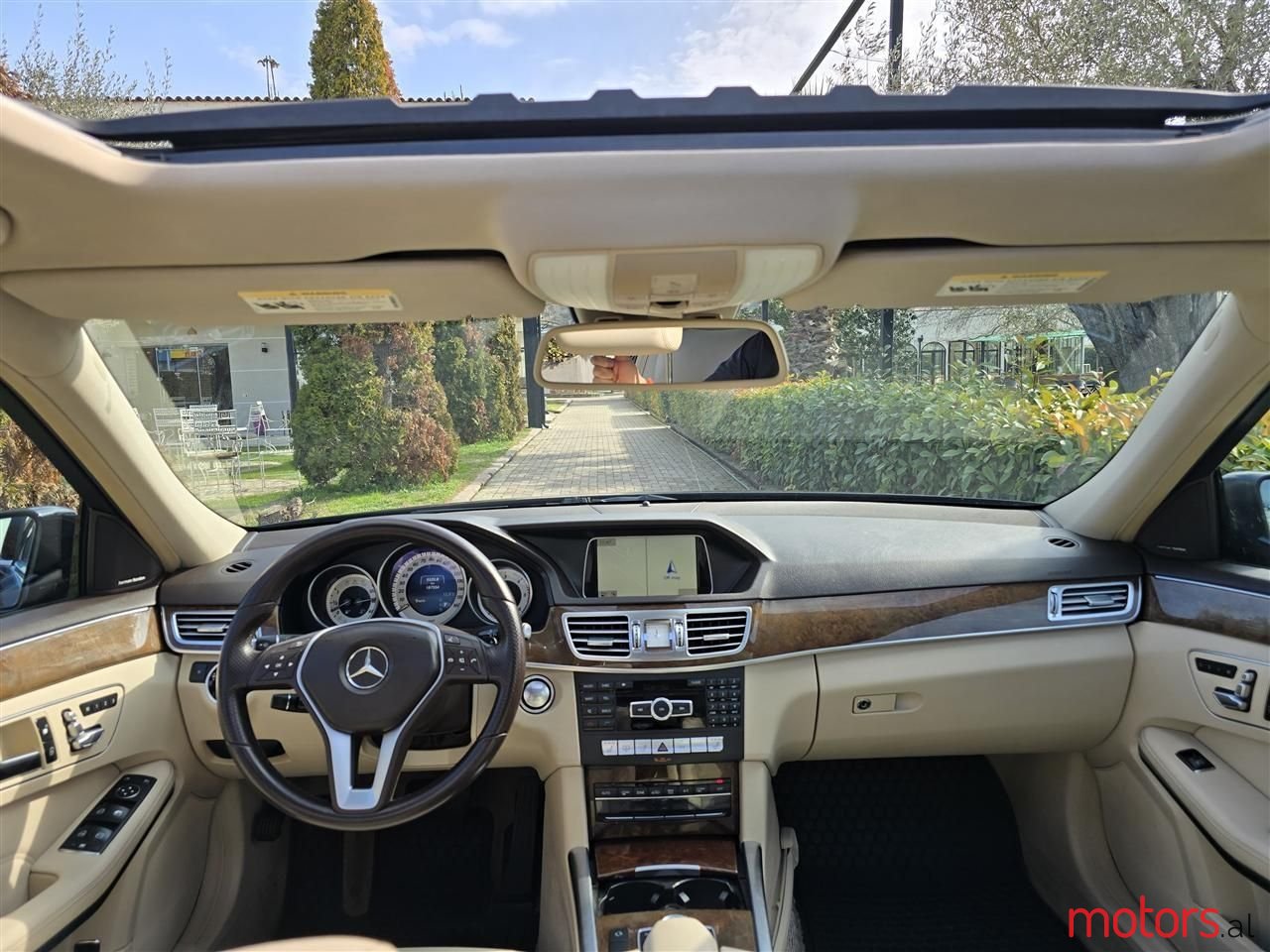 2014' Mercedes-Benz E 250 photo #3