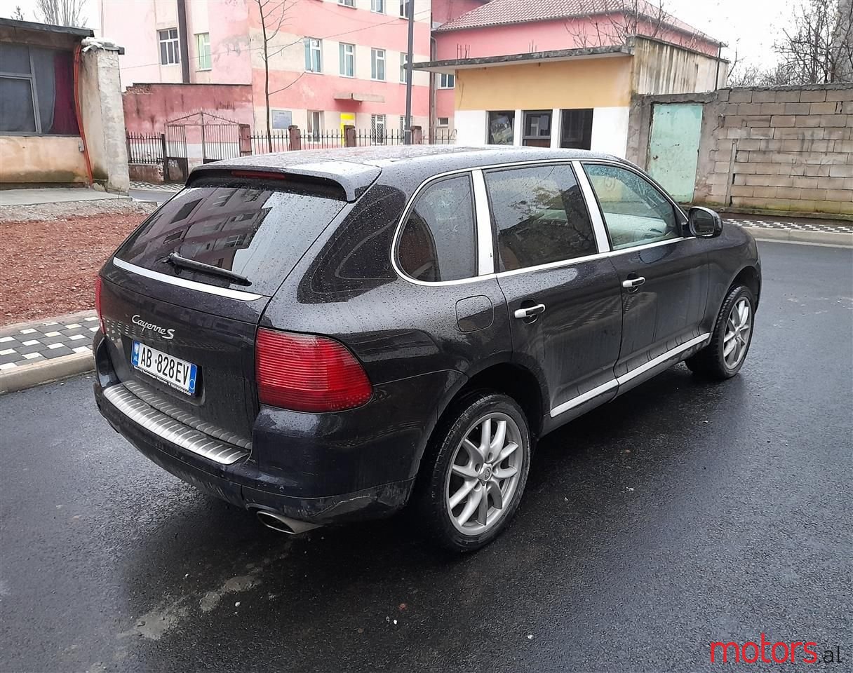 2005' Porsche Cayenne photo #3