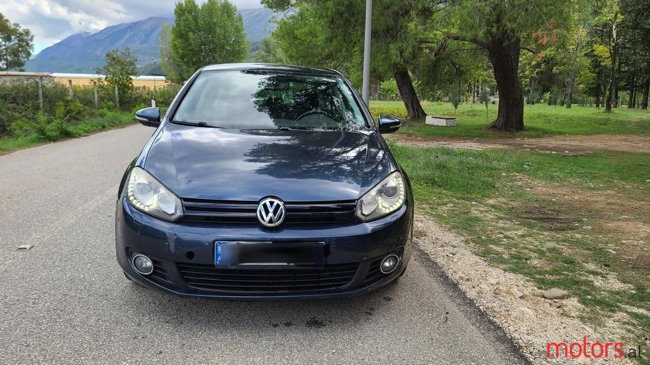 2011' Volkswagen Golf photo #5