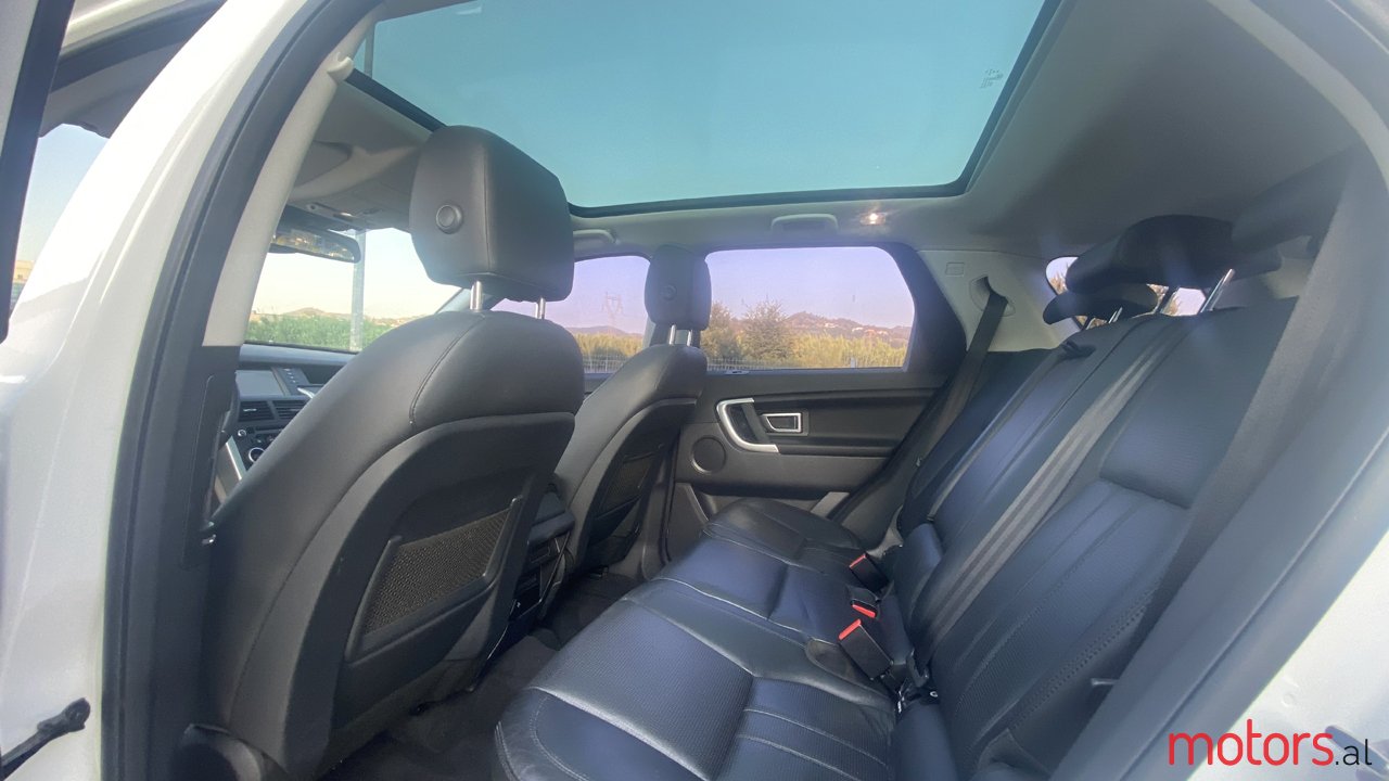 2016' Land Rover Discovery Sport photo #6