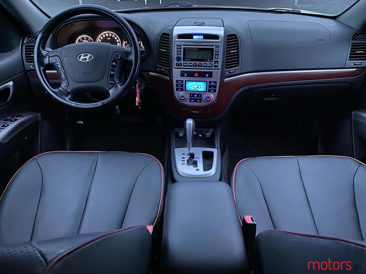 2008' Hyundai Santa Fe photo #6