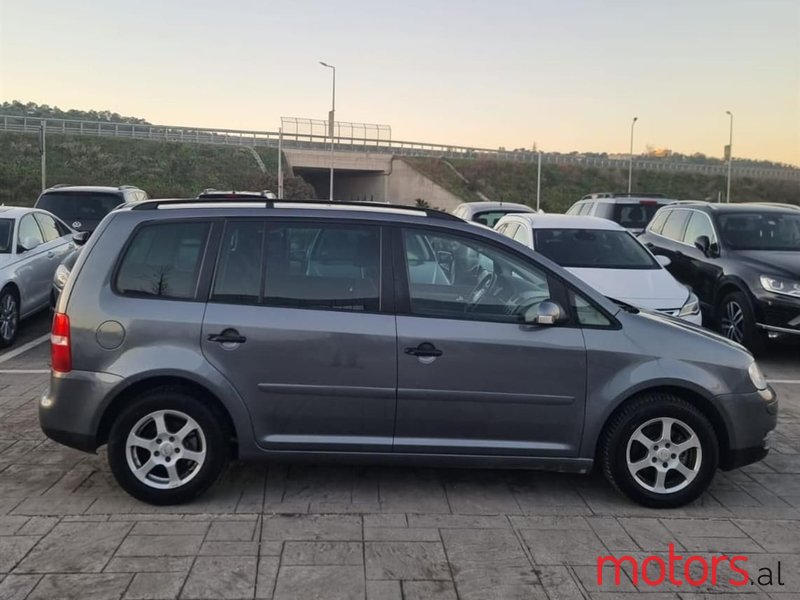 2006' Volkswagen Touran photo #3