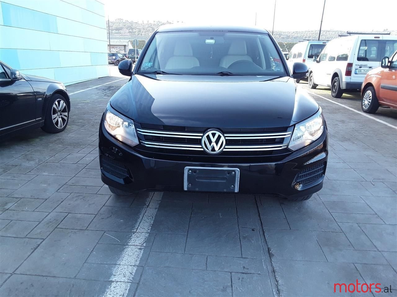 2012' Volkswagen Tiguan photo #1
