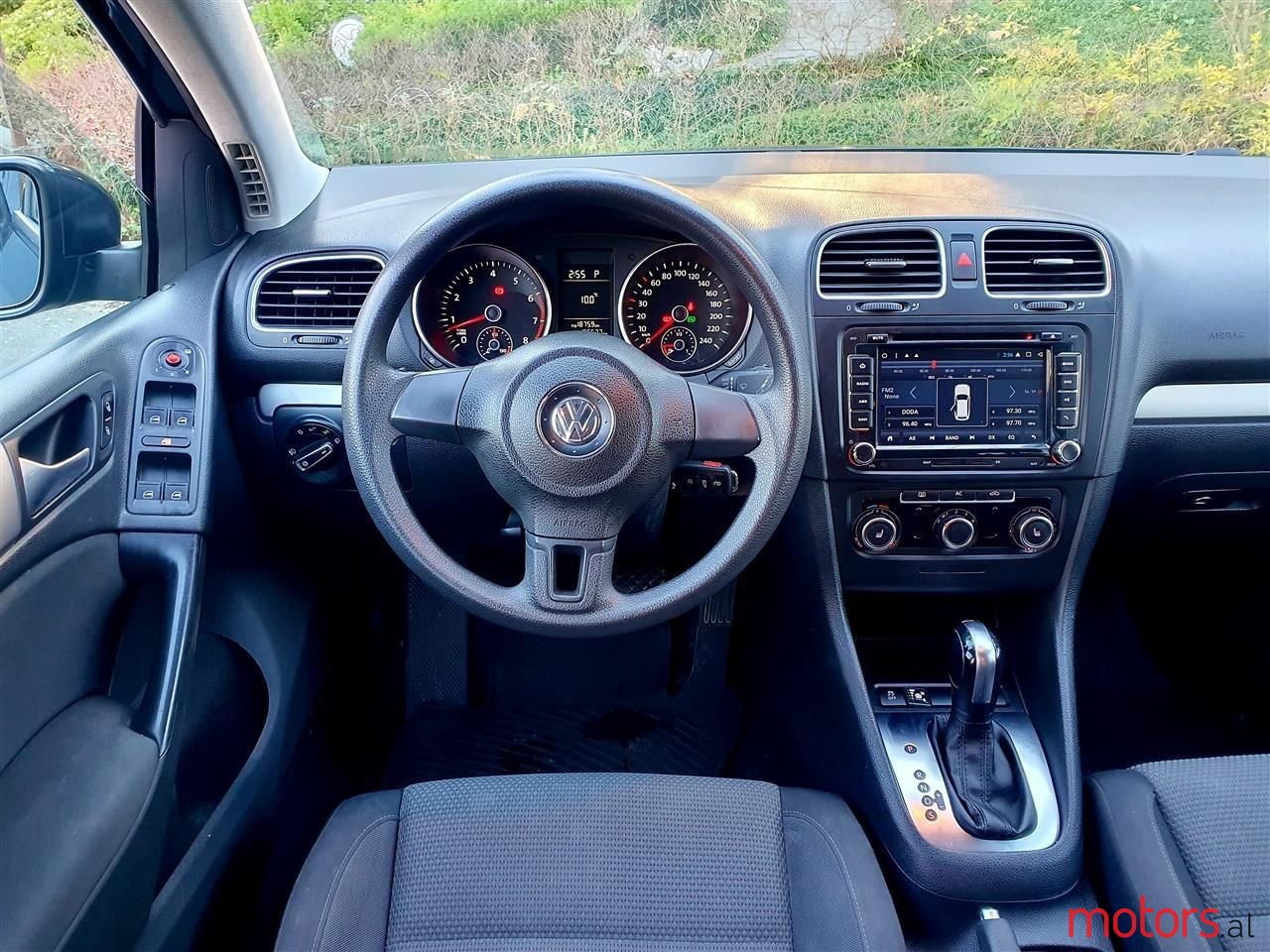 2012' Volkswagen Golf photo #5