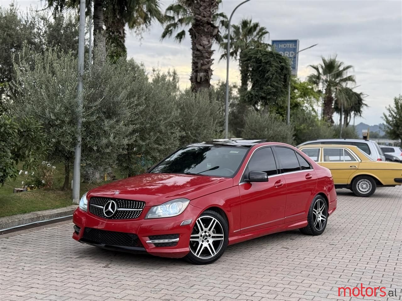 2013' Mercedes-Benz C 300 photo #1