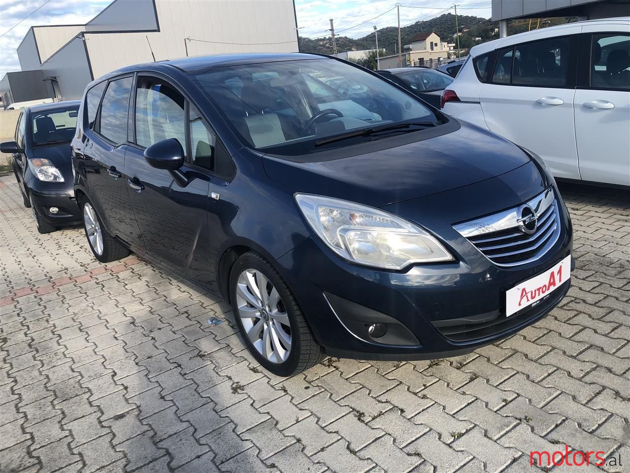 2011' Opel Meriva photo #1