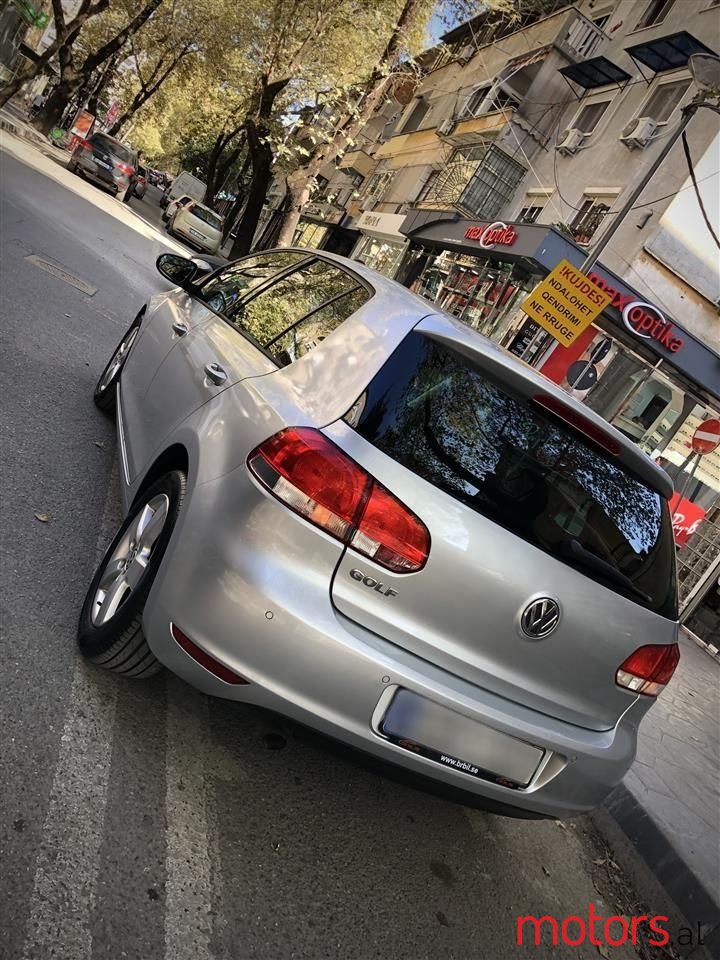 2011' Volkswagen Golf photo #5