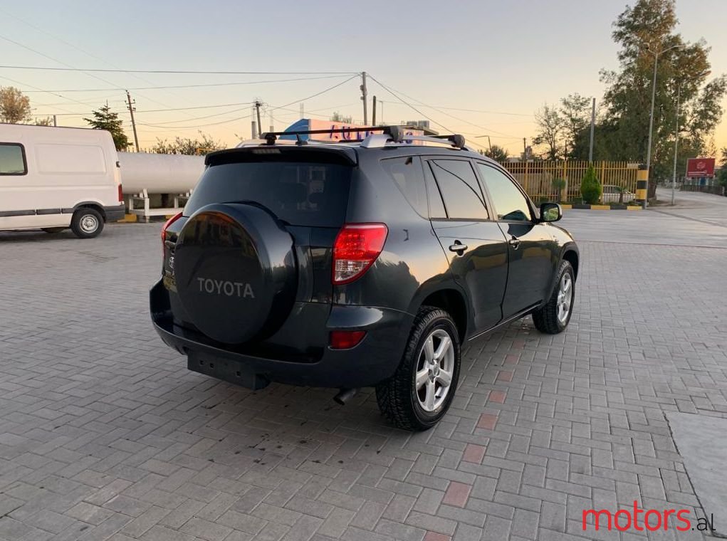 2006' Toyota RAV4 photo #1