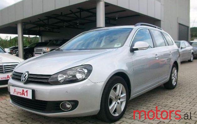 2010' Volkswagen Golf photo #2