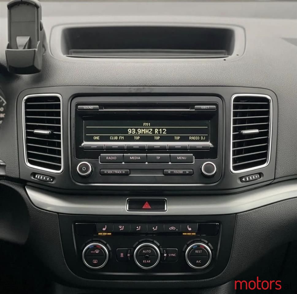 2015' Volkswagen Sharan photo #4