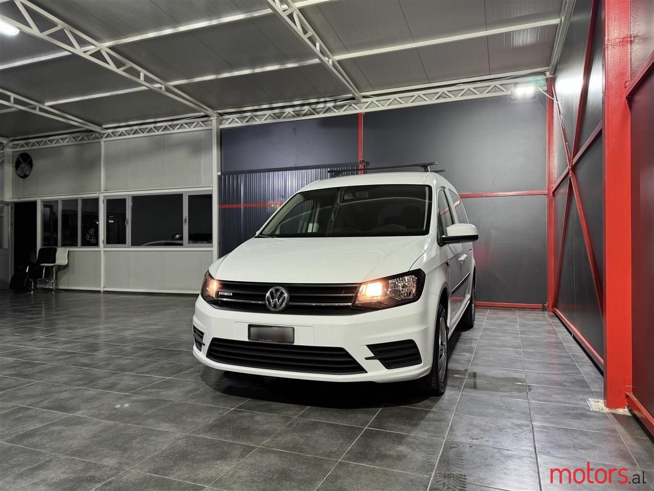 2017' Volkswagen Caddy photo #4