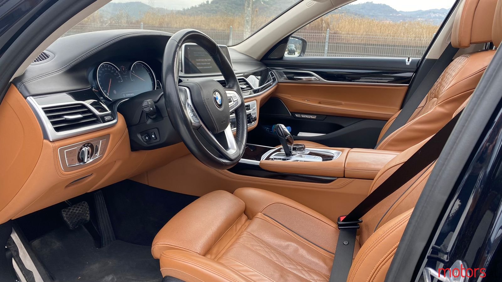 2018' BMW 740 photo #5