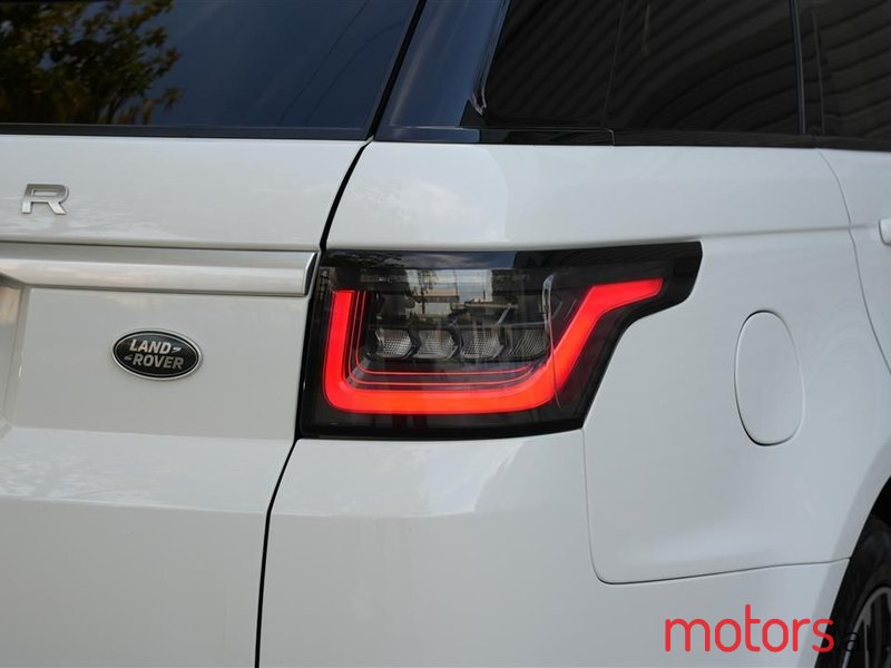 2020' Land Rover Range Rover Sport photo #3