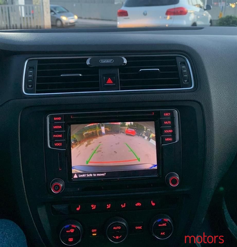 2017' Volkswagen Jetta photo #1