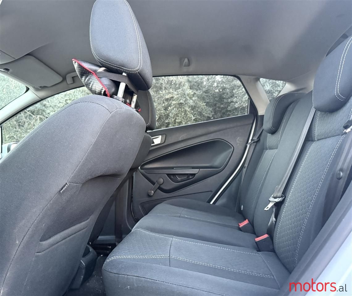 2012' Ford Fiesta photo #4