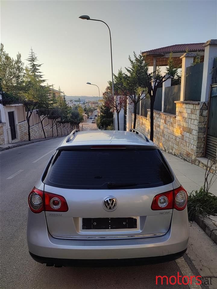 2007' Volkswagen Passat photo #3