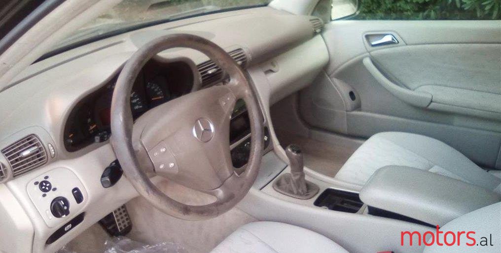 2003' Mercedes-Benz C 220 photo #1