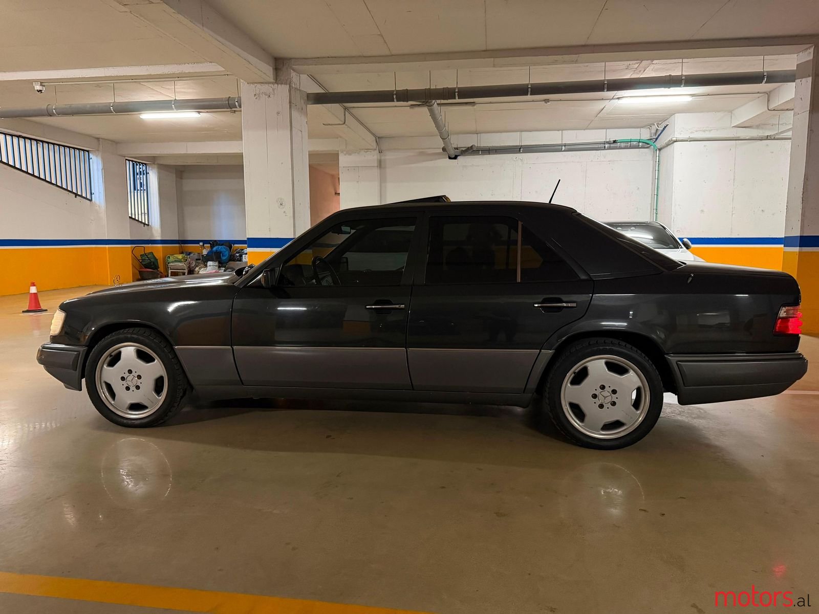 1994' Mercedes-Benz E 200 photo #3