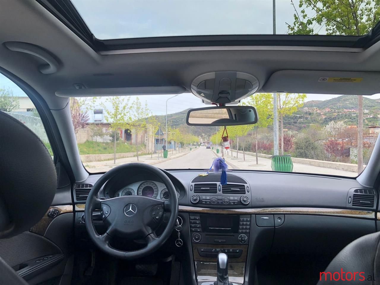 2005' Mercedes-Benz E 220 photo #4