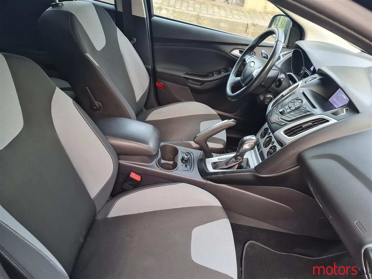 2012' Ford Focus photo #6