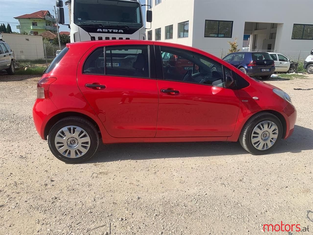 2008' Toyota Yaris photo #2