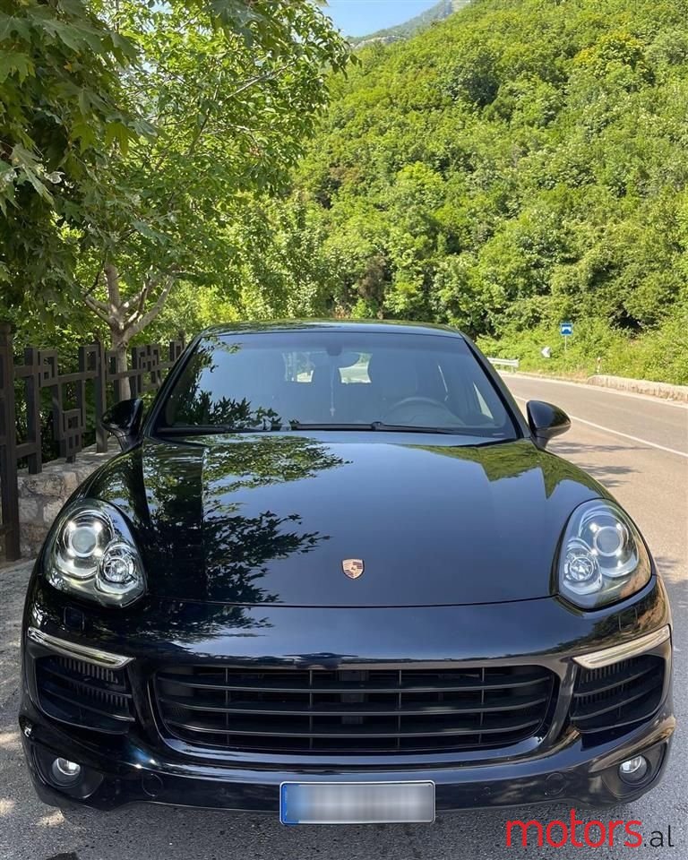 2016' Porsche Cayenne photo #2