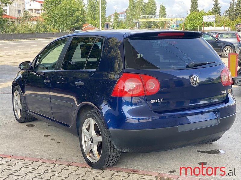 2005' Volkswagen Golf photo #3