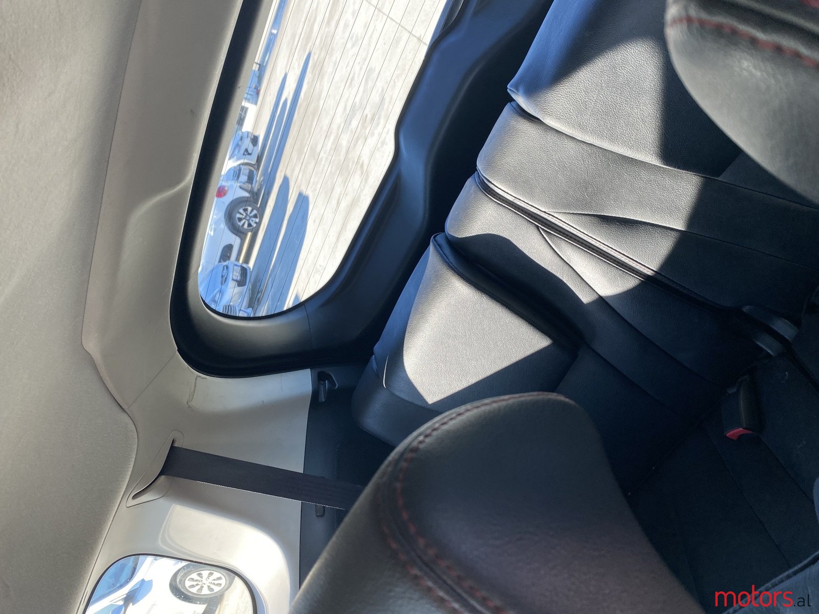 2011' Mazda 5 photo #7