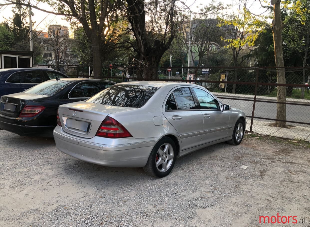 2005' Mercedes-Benz C 220 photo #1