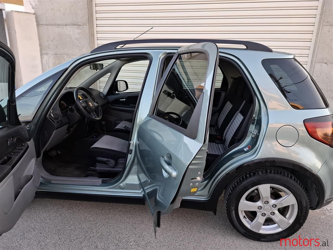 2012' Suzuki SX4 photo #4