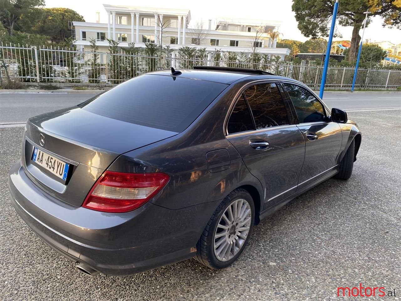 2009' Mercedes-Benz C 300 photo #2