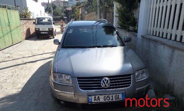 2003' Volkswagen Passat photo #2
