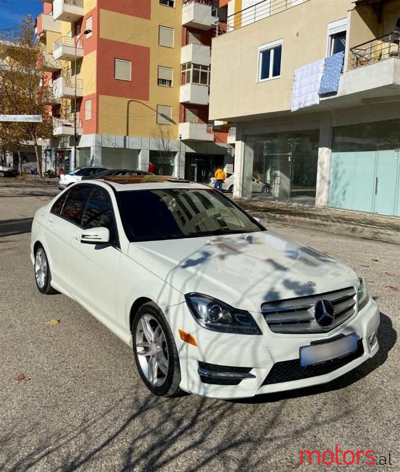 2012' Mercedes-Benz 300 photo #5