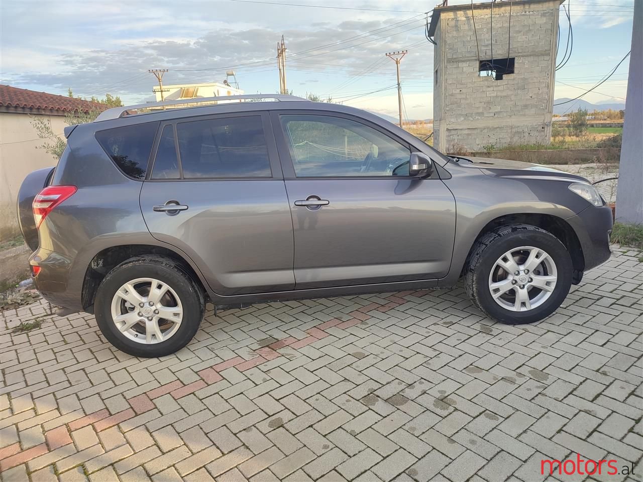 2009' Toyota RAV4 photo #1