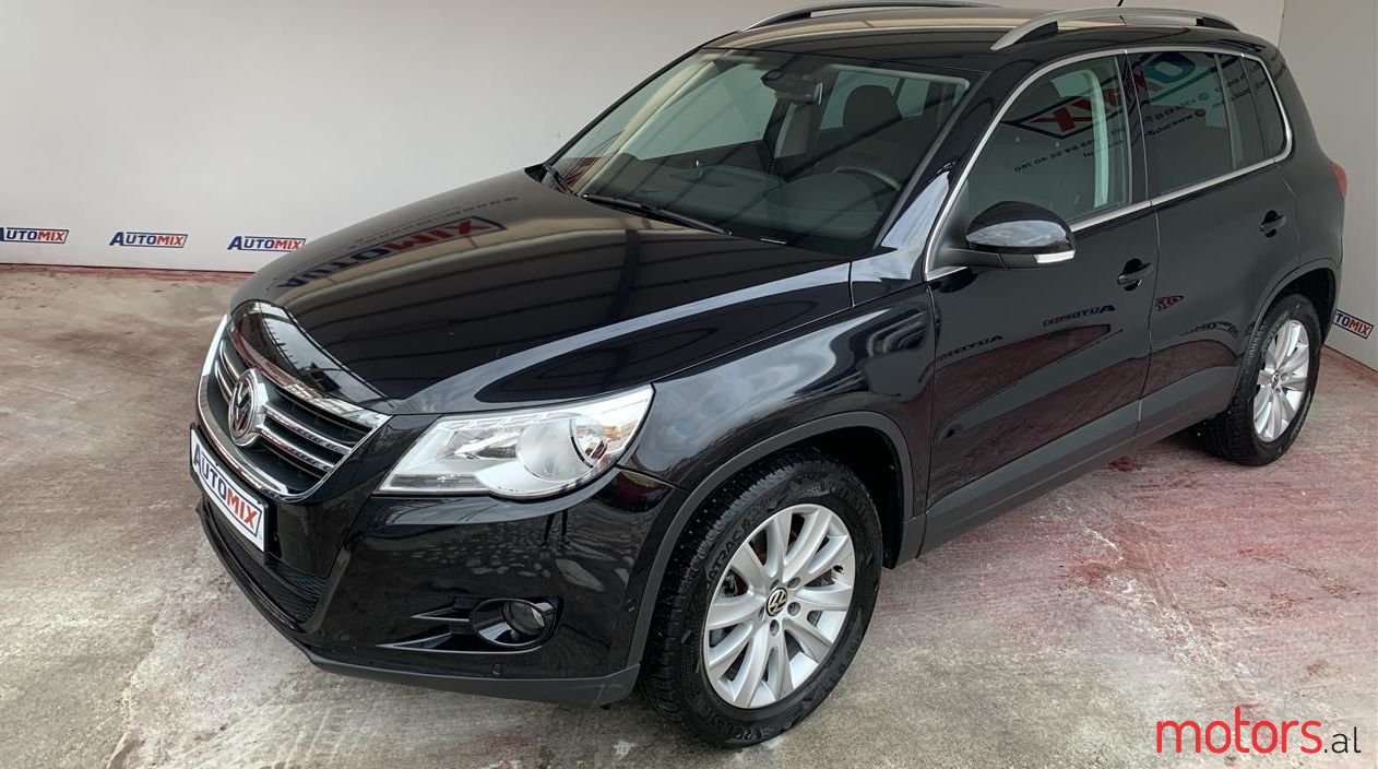 2009' Volkswagen Tiguan photo #1