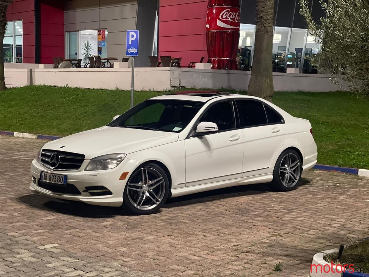 2008' Mercedes-Benz C 300 photo #1