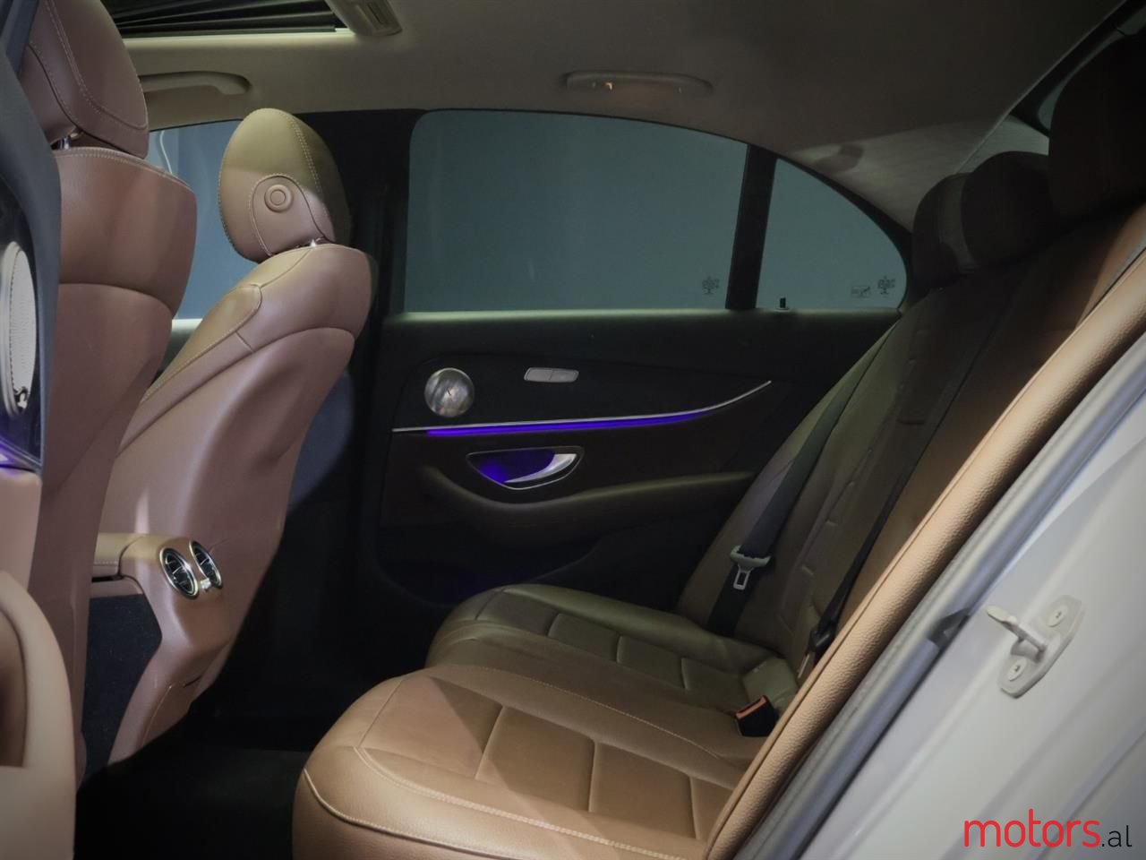 2017' Mercedes-Benz E 220 photo #6